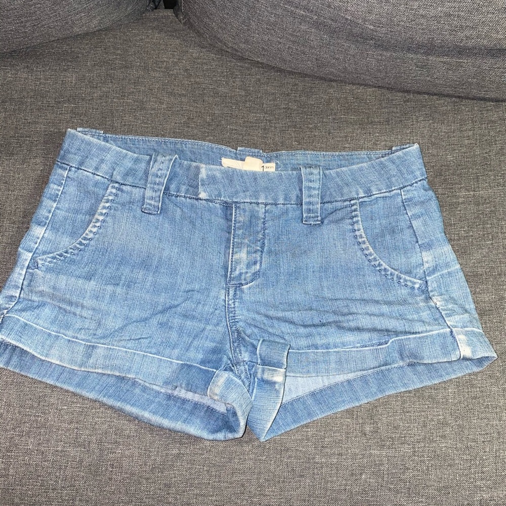 Distressed blue booty shorts!
